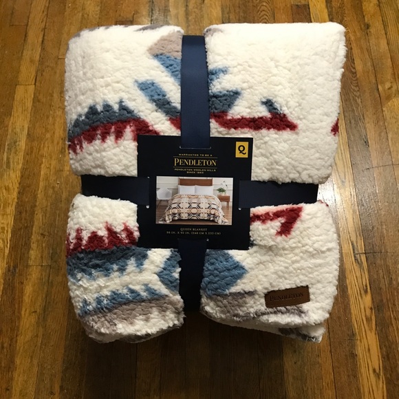 Pendleton fleece blanket shop